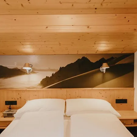 Gaestehaus Kolp Sankt Anton am Arlberg Exterior photo