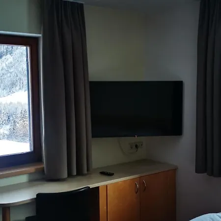 Gaestehaus Kolp Sankt Anton am Arlberg Room photo